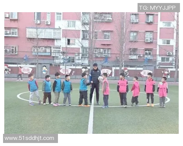 皇姑小学足球队培养青少年运动精神与团队合作意识的探索与实践